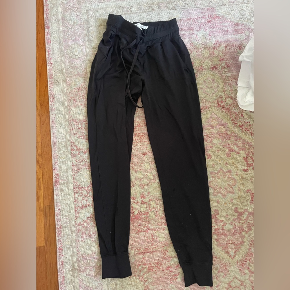 Lululemon Joggers (say size 6 but fit like a 4)